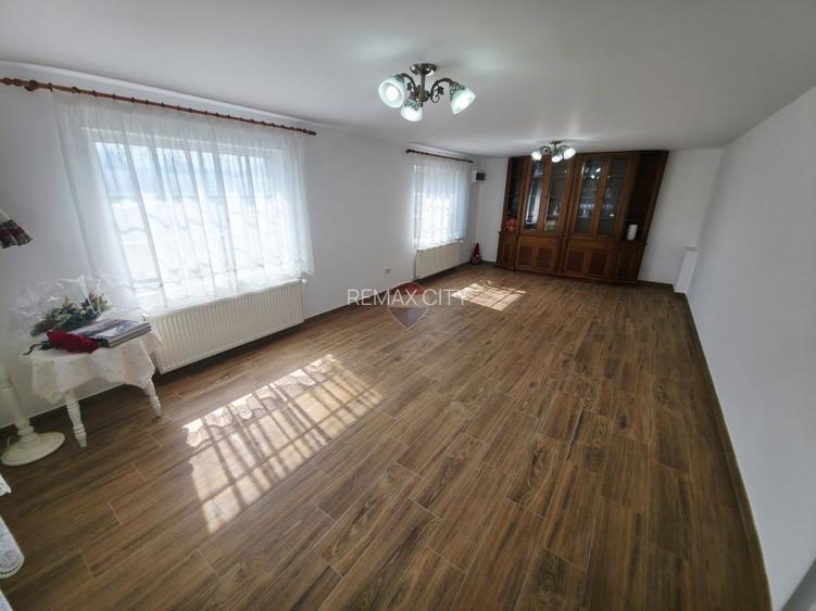 Casă / Vilă cu 3 camere de vânzare - 28