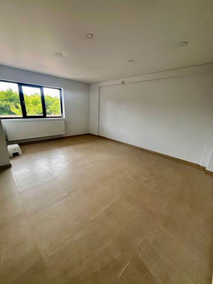 Bazin de inot /afacere la cheie/ randament 8 %