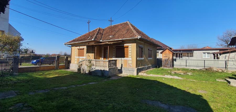 De vânzare o proprietate imobiliare, situata în Remeți pe Someș (Mireșu Mare)