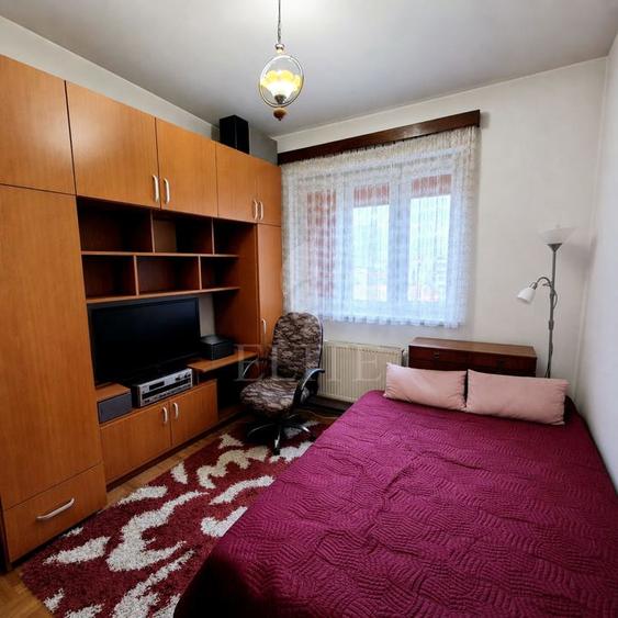 Apartament 3 camere în zona FACULTATII DE LITERE
