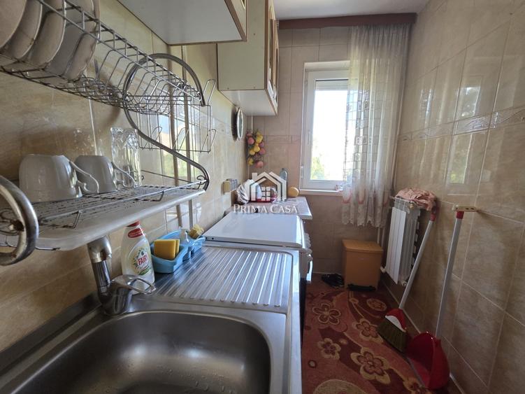 Apartament cu 3 camere, zona Bvd. Stafionului/BZ ~ etaj 3 din 4 ~ cu imbunatatir