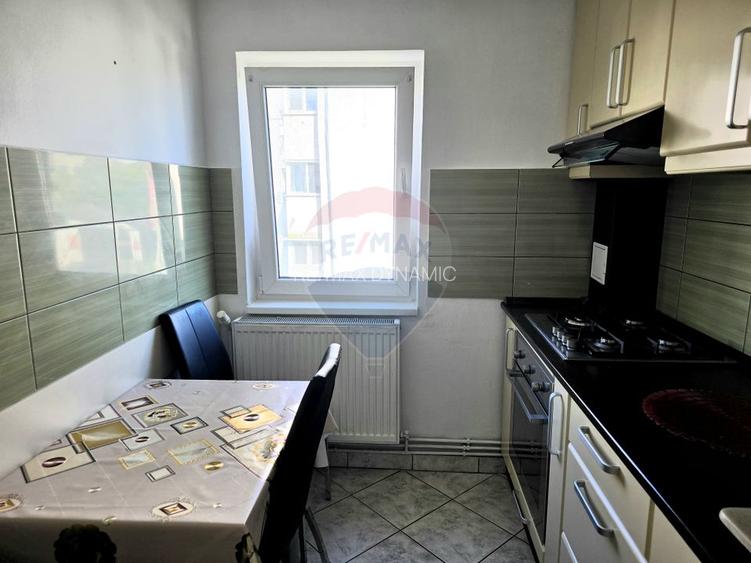 Apartament cu o camera de închiriat în zona Alfa - 3
