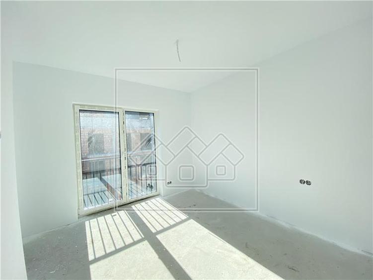Ap. 2 camere, incalzire pardoseala, bloc nou cu lift, zona buna