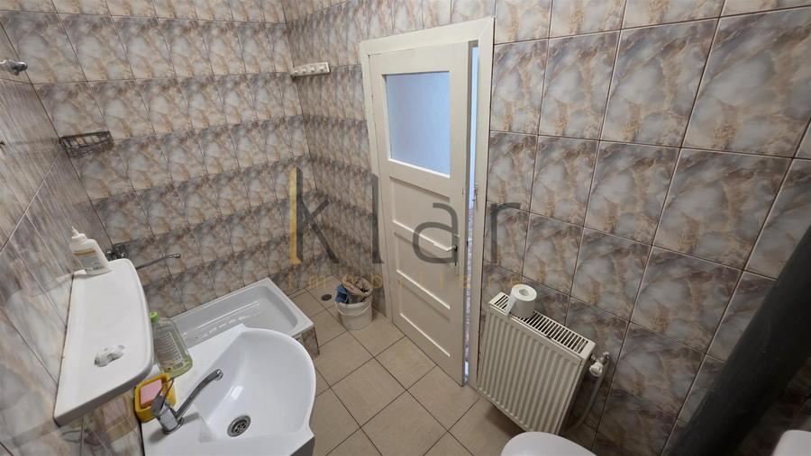 Casa / Birou 3 camere 140mp D+P+E zona Andrei Muresanu Sud