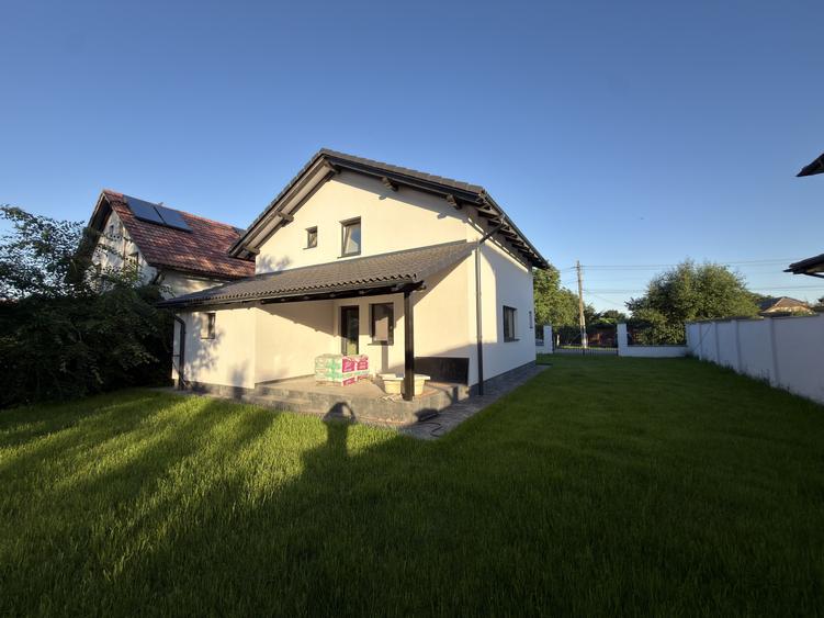 Casa individuala, 4 camere, 125mp utili, 500mp teren - Sanmihai Roman