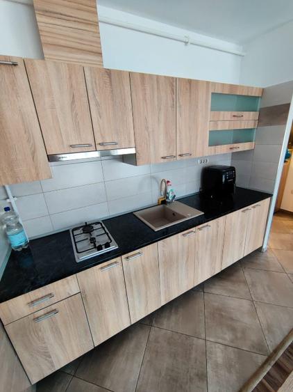 Proprietar închiriez apartament cu două camere.