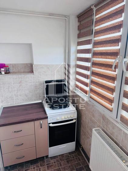 Apartament 3 Camere, Complet Renovat & Mobilat – Zona Alfa/64 mp