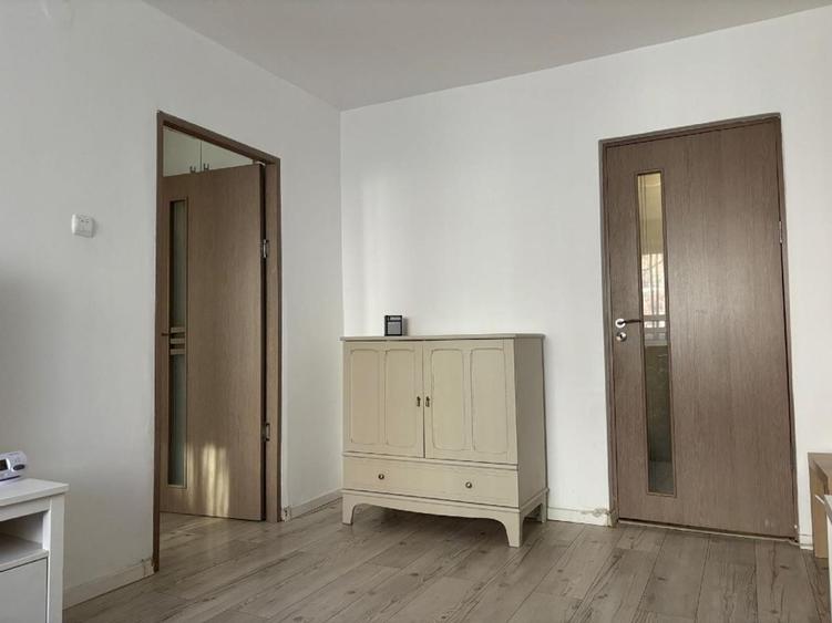 3 camere Crangasi