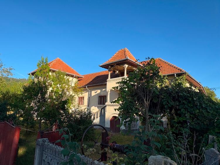 Casa Stil neoromanesc