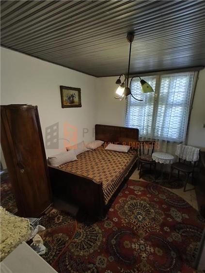 Casa tip parter cu teren generos zona Clondiru