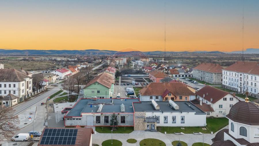Spații comerciale de închiriat în Bod, suprafață 535 mp, 3 intrări