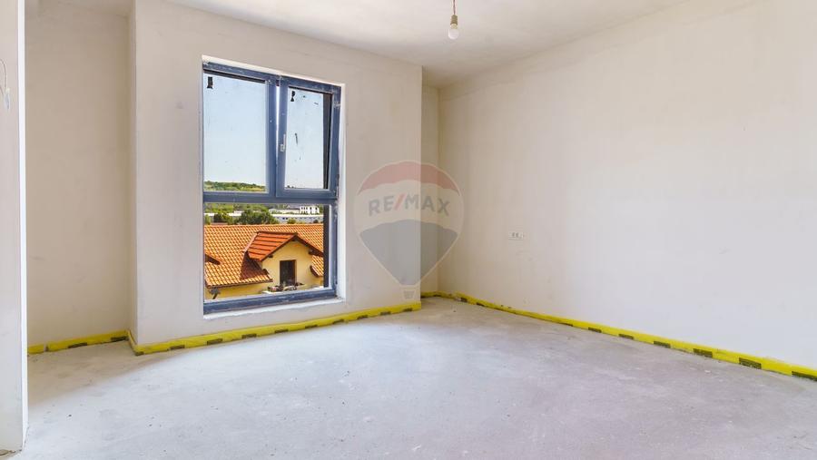 Apartament de vanzare in casa/ duplex nou, garaj, terasa