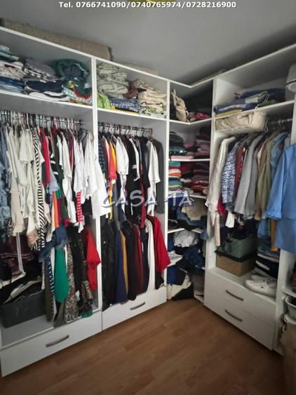 Apartament 3 Camere, Etaj 4, Strada 23 August