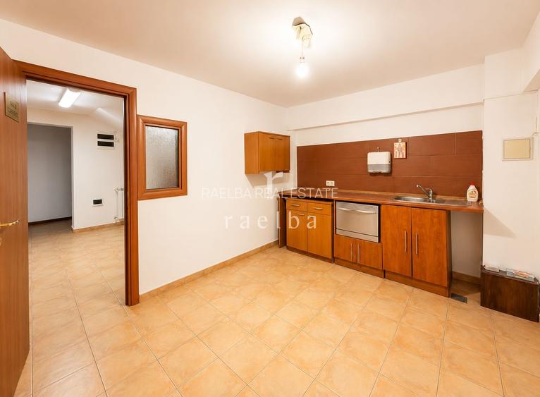 | Vila de INCHIRIAT | 12 camere | Șoseaua NORDULUI | - 8