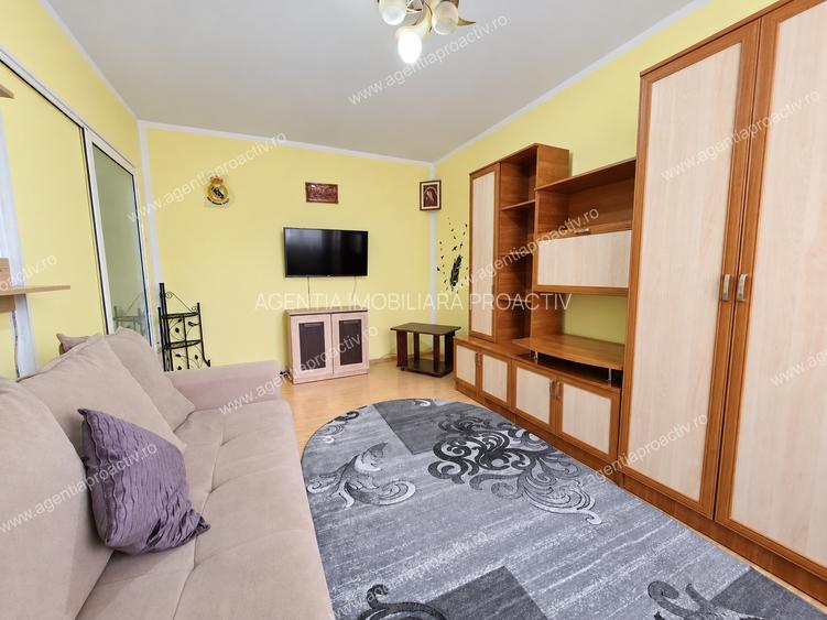 Apartament cu 2 camere, decomandat, Micro 21, etajul 2 – La cheie!