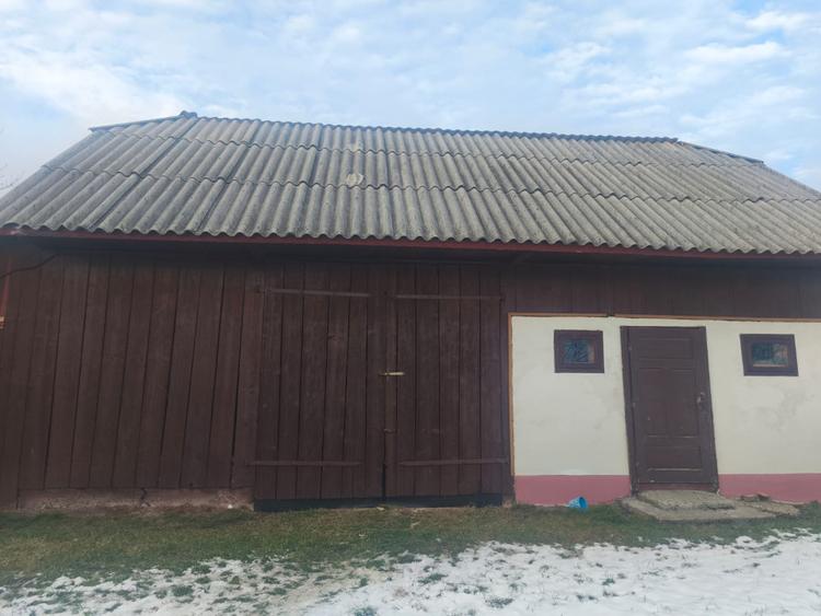 Casa de inchiriat + 5000mp teren, zona Horodnic de Jos, Radauti