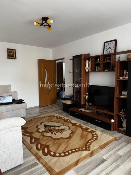 Apartament 2 camere decomandat, centrală proprie, an 1983, Targoviște - 2