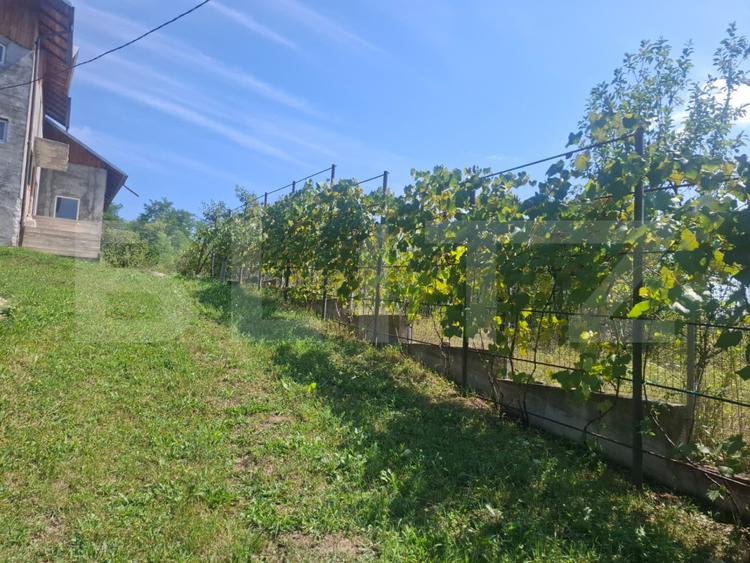 Casă 206 mp la gri, teren 1.832 mp, zona Glodeni Deal