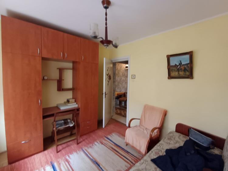 Apartament 3 camere- etaj intermediar- Tatarasi