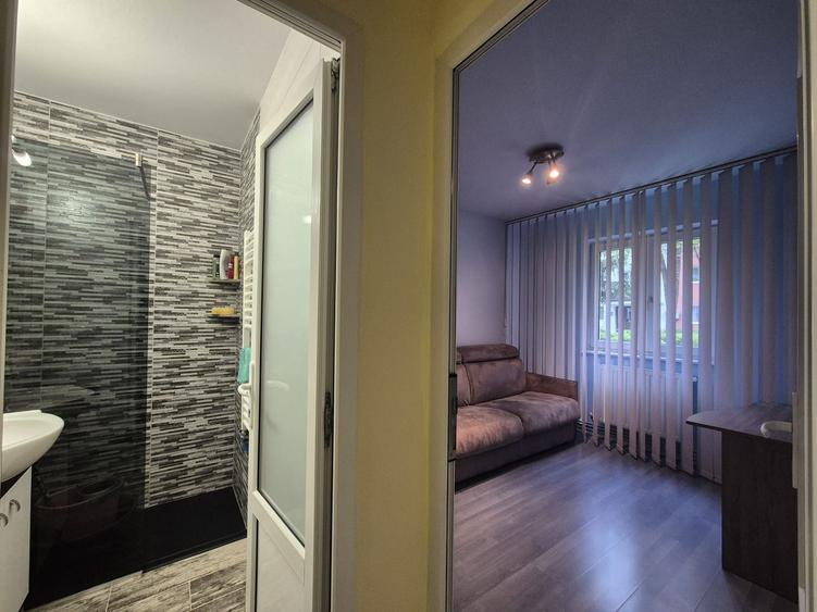 Zona Grivitei, apartament liber la vanzare