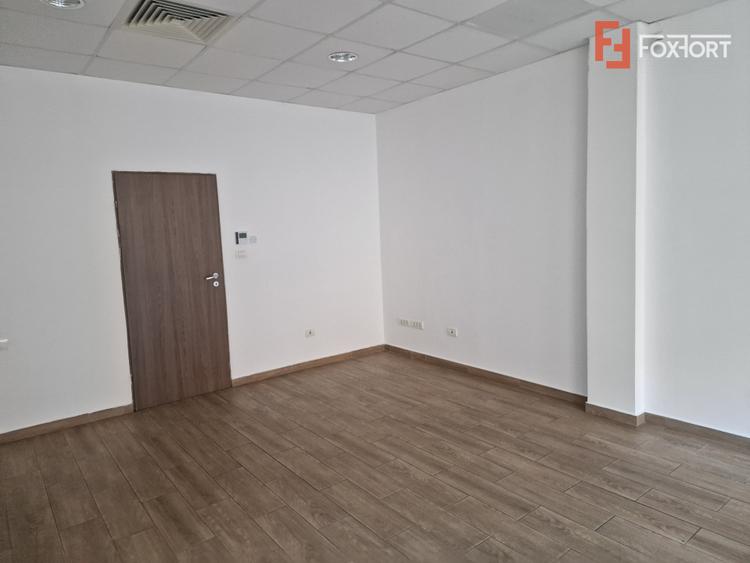 Spatiu comercial cu 16 incaperi - zona Mehala