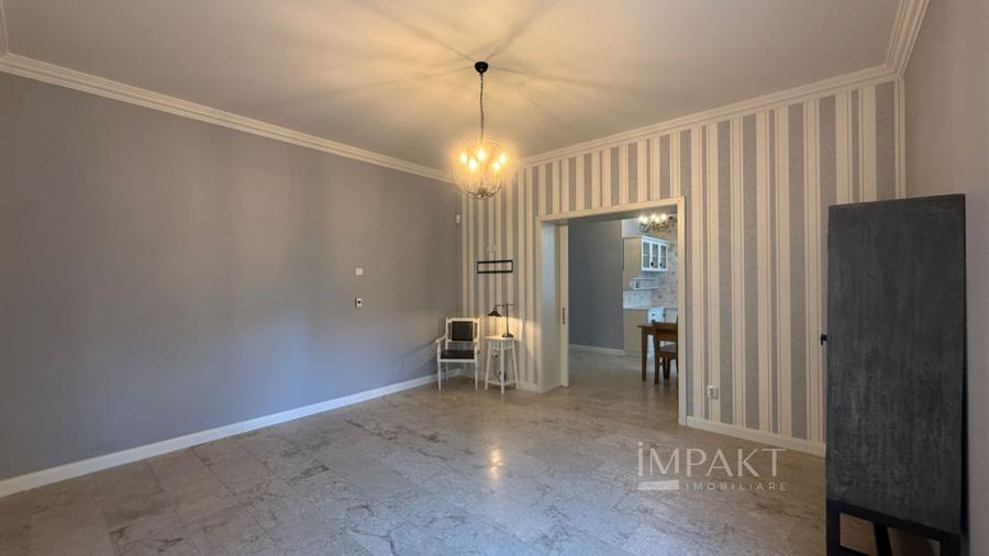 Apartament modern la vila cu gradina si teren 263mp aproape de centru