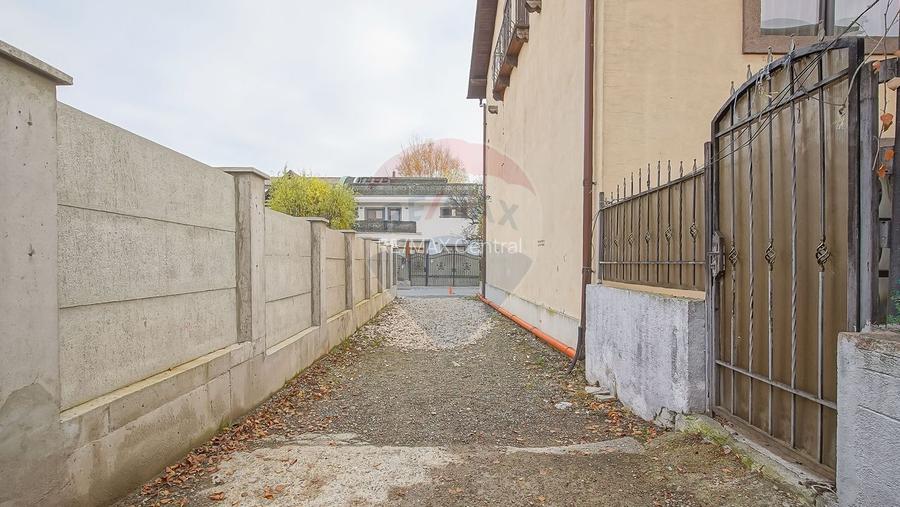 Casă / Vilă cu 12 camere de vânzare în zona Astra - 29