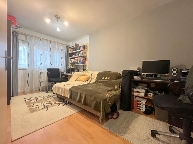 Apartament 4 camere, Zona Simion Barnutiu
