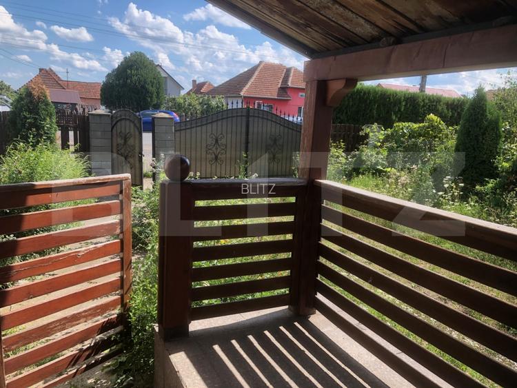 De vânzare , casa cu teren intravilan 3000mp , zona Ciuperceni - 18