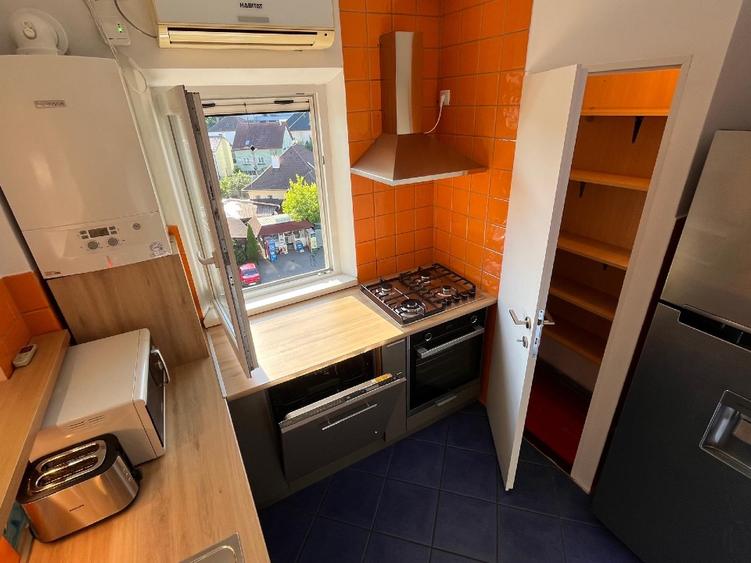 INCHIRIEZ APARTAMENT 4 CAMERE