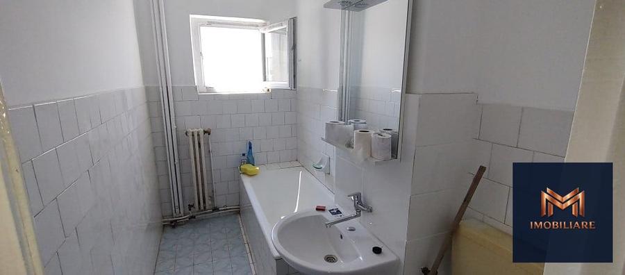 Apartament 2 camere,D, etaj 8 cu lift nou,zona centrala_Liceu Eminescu