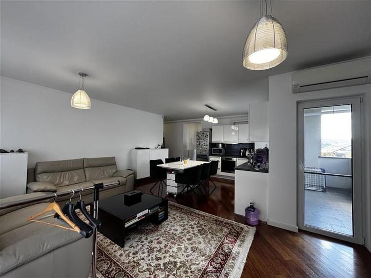 Apartament 3 camere,69 mp, situat pe strada Borhanciului!