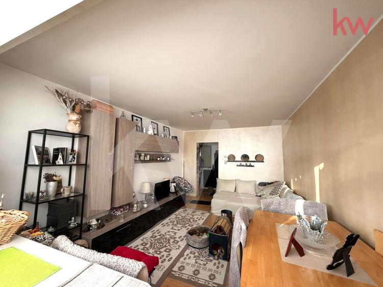 Apartament 3 camere decomandat – Craiovița Nouă