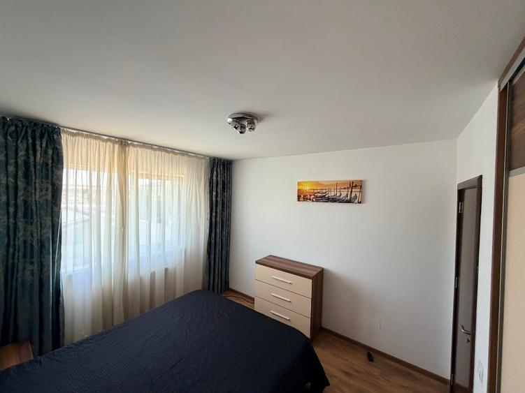 Apartament renovat langa parc și metrou 2 camere plus dressing Drumul Fermei 95