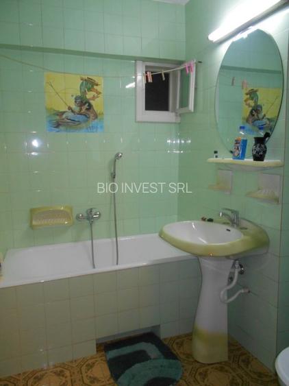 Inchiriez apartament 4 camere in zona Lipovei - 2