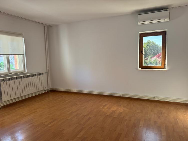 Oferim 3 camere nemobilate et 1