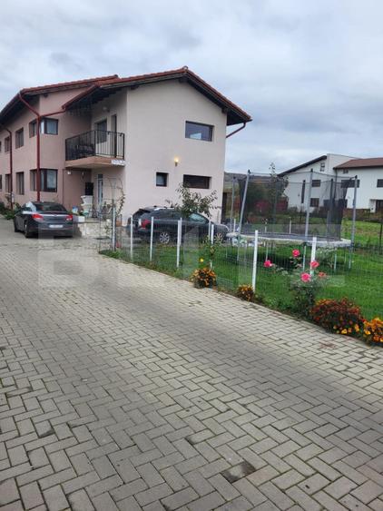 Duplex mobilat si utilat, 136 mp, 343 mp, panouri fotovoltaice,zona Tineretului