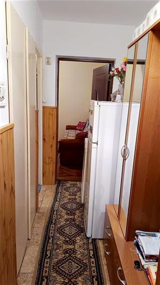 Moldova Noua, Apartament 2 Cam. Semidecomandat