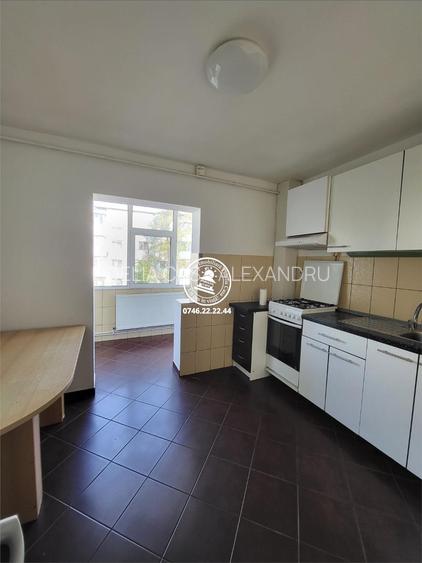 Apartament cu 3 camere Zona Nicolina