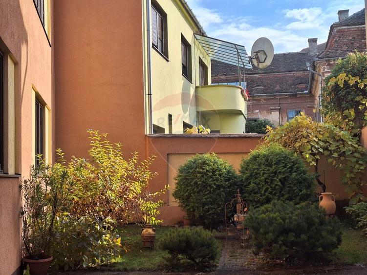 Apartament 4 camere , pet friendly,  cu parcare si curte, Ultracentral