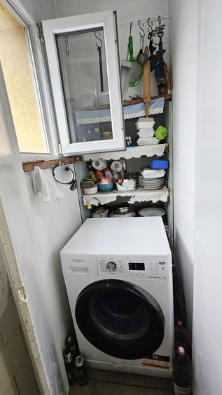 Garsonieră decomandată, etaj 2, balcon, bloc izolat – Astra, Str. Uranus