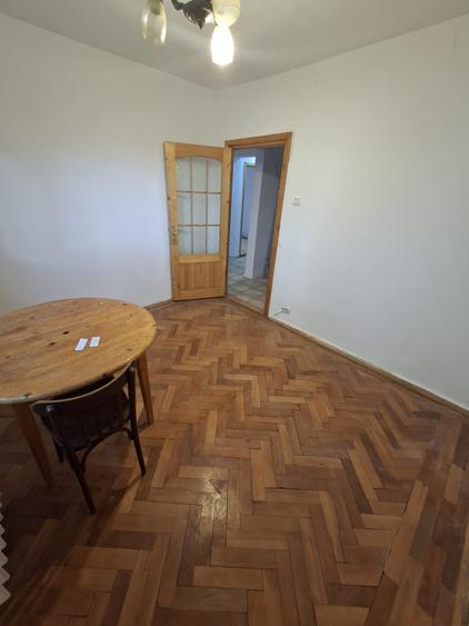 Apartament 3 camere, decomandat, zona Pacurari