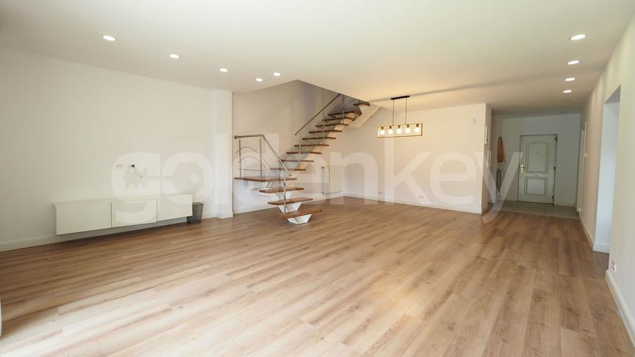 Vila renovata cu 7 camere | piscina comuna | Scoala Americana