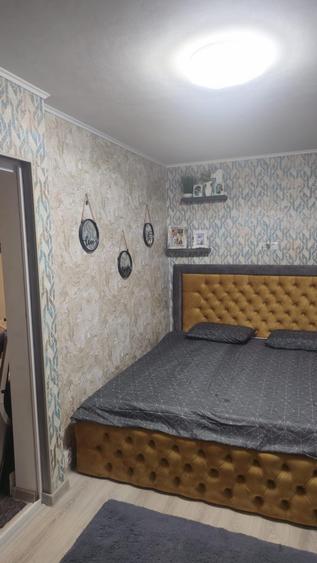 Vanzare apartament 2 camere semidecomandat, etaj 3/4, zona KM 4-5