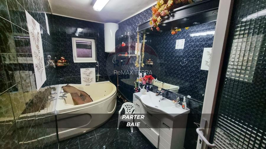 Casă / Vilă cu 10 camere de vânzare în SIGHETUL MARMATIEI zona Central - 45
