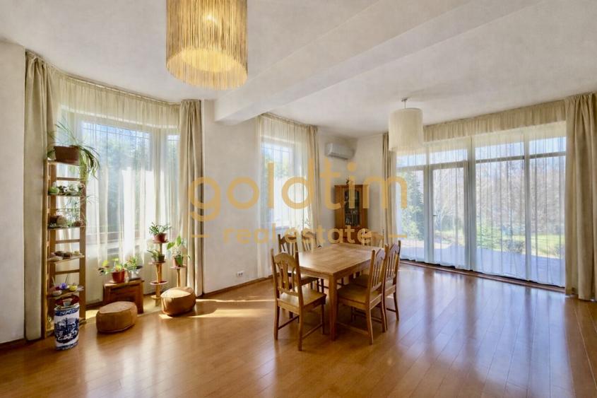 SUPERB/ VILA INDIVIDUALA/ GARAJ/ GRADINA MATURA