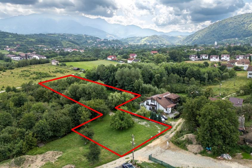 Teren proiect turistic sau casa de vacanta la 6 minute de Castelul Bran