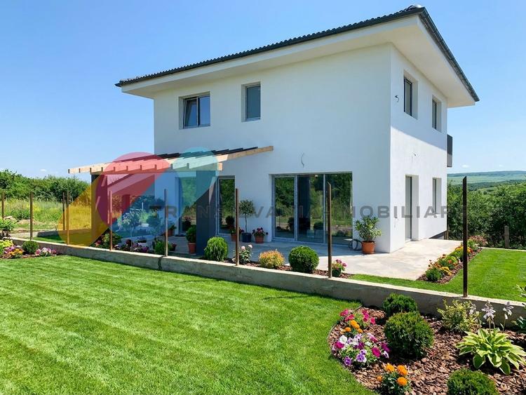 Casa individuala 4 camere, teren 400 mp-Dezmir