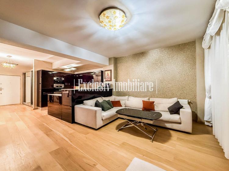 Vedere Frontala la Mare si Plaja la Picioare - Apartament cu Parcare Privata - 4