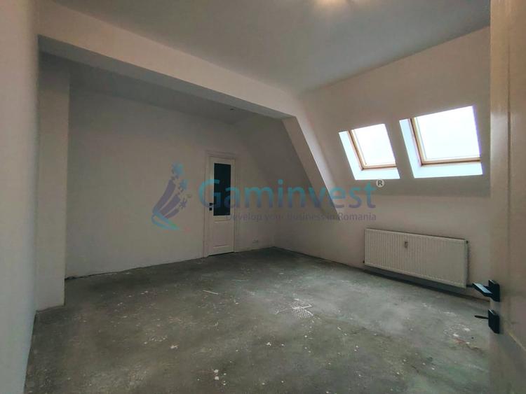 Apartament cu 4 camere de vanzare, zona Parcului 22 Decembrie, Oradea, Bihor